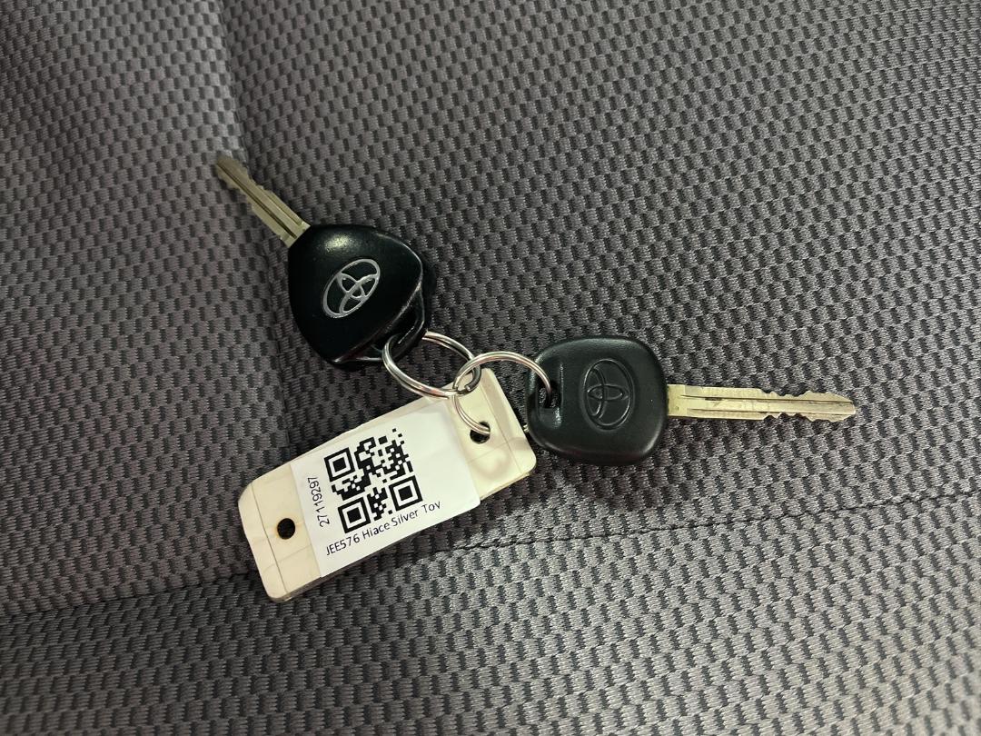 Photo '21' of Toyota Hiace Photo '21' of Toyota Hiace