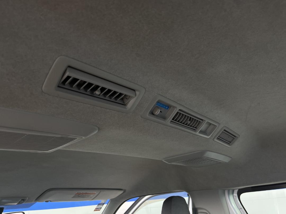 Photo '26' of Toyota Hiace Photo '26' of Toyota Hiace