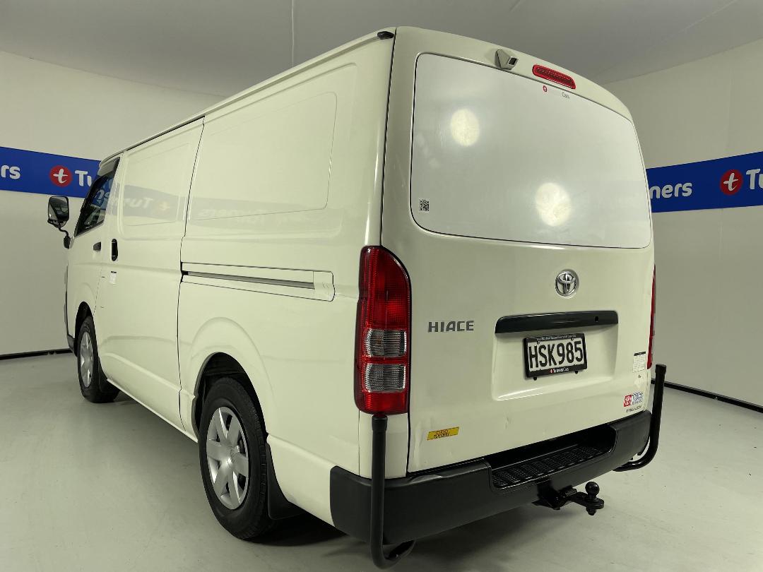Photo '5' of Toyota Hiace Photo '5' of Toyota Hiace