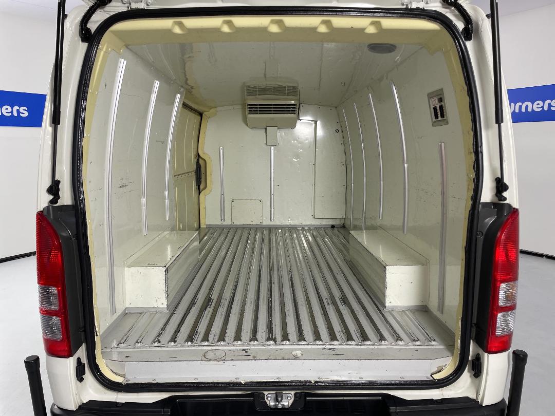 Photo '14' of Toyota Hiace Photo '14' of Toyota Hiace