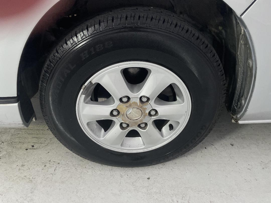 Photo '10' of Toyota Hiace