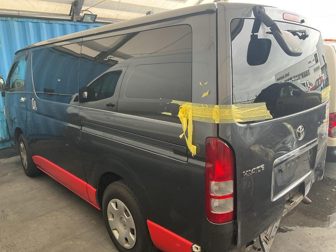 Photo '3' of Toyota Hiace