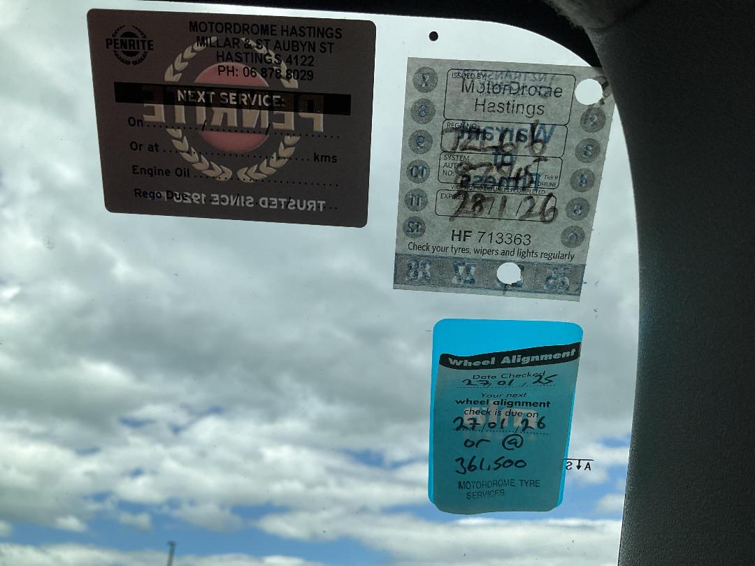 Photo '15' of Toyota Hiace Photo '15' of Toyota Hiace