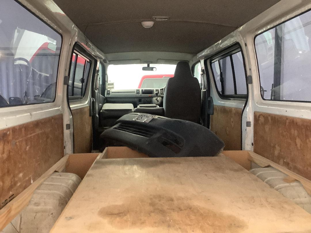 Photo '9' of Toyota Hiace DX