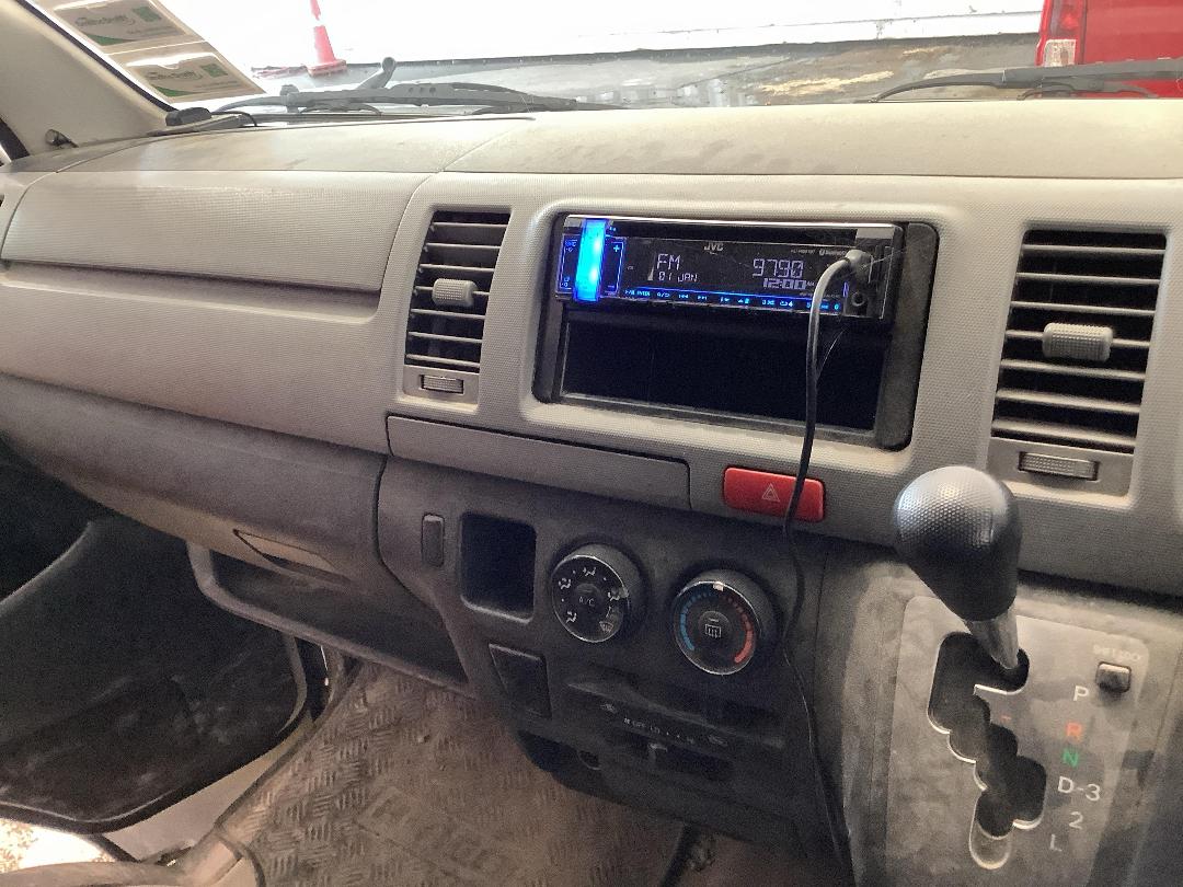 Photo '17' of Toyota Hiace DX