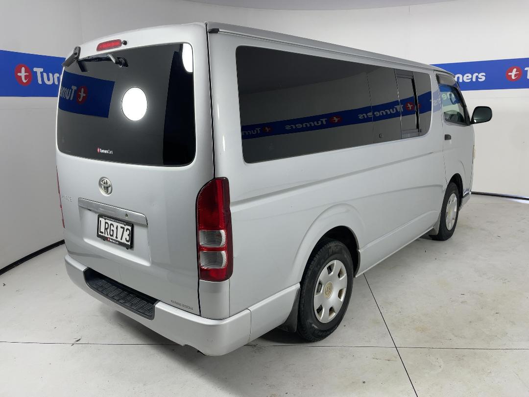 Photo '7' of Toyota Hiace