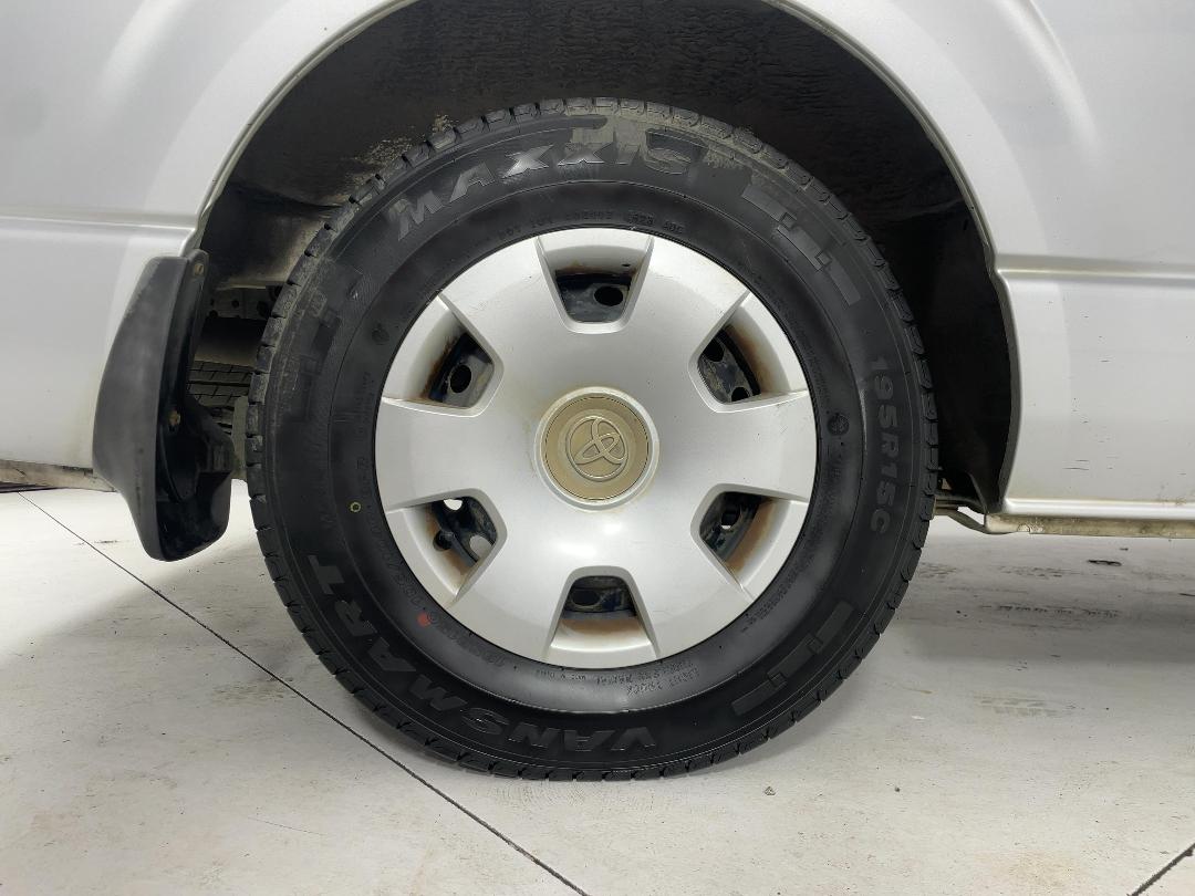 Photo '12' of Toyota Hiace