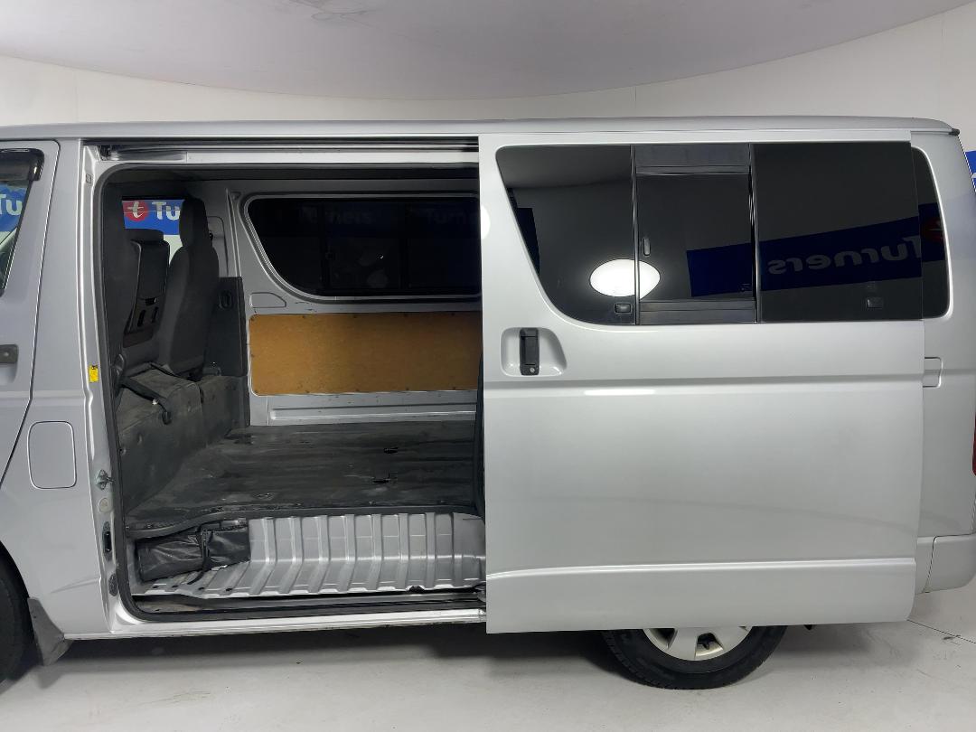 Photo '19' of Toyota Hiace