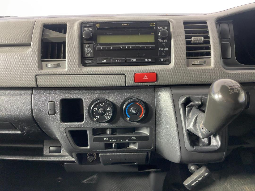 Photo '18' of Toyota Hiace