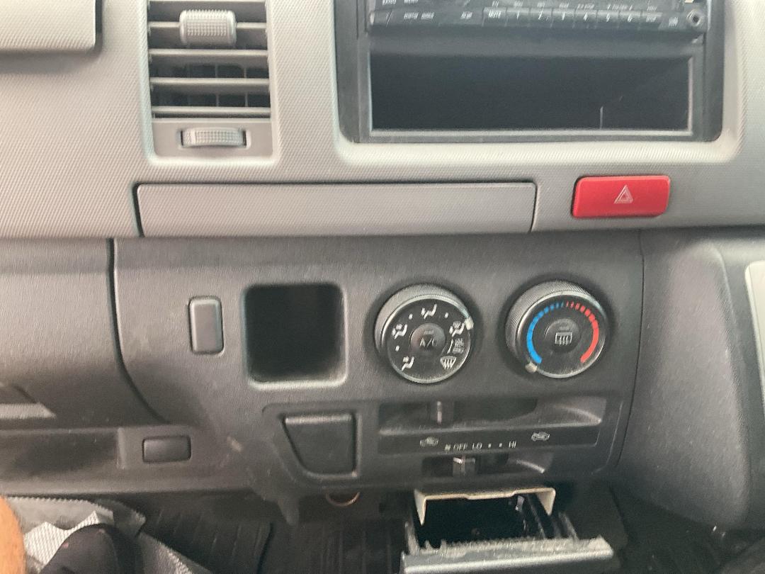 Photo '4' of Toyota Hiace DX Photo '4' of Toyota Hiace DX