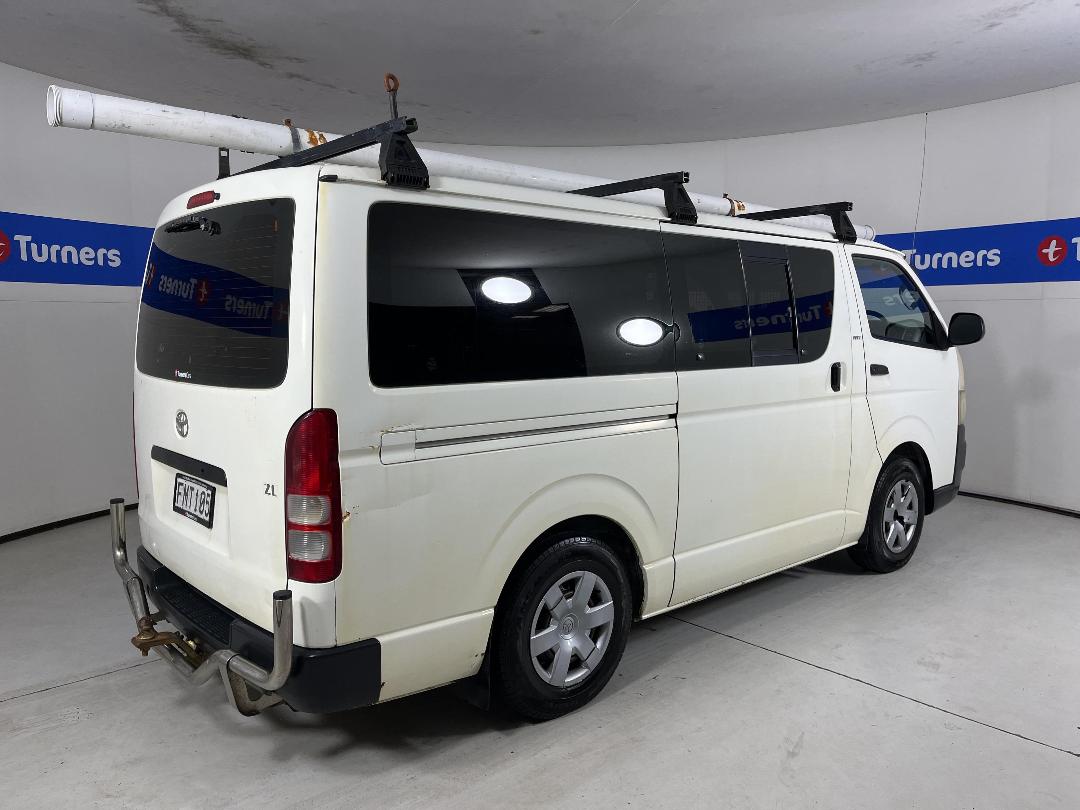 Photo '7' of Toyota Hiace