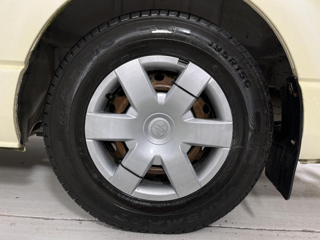 Photo '11' of Toyota Hiace