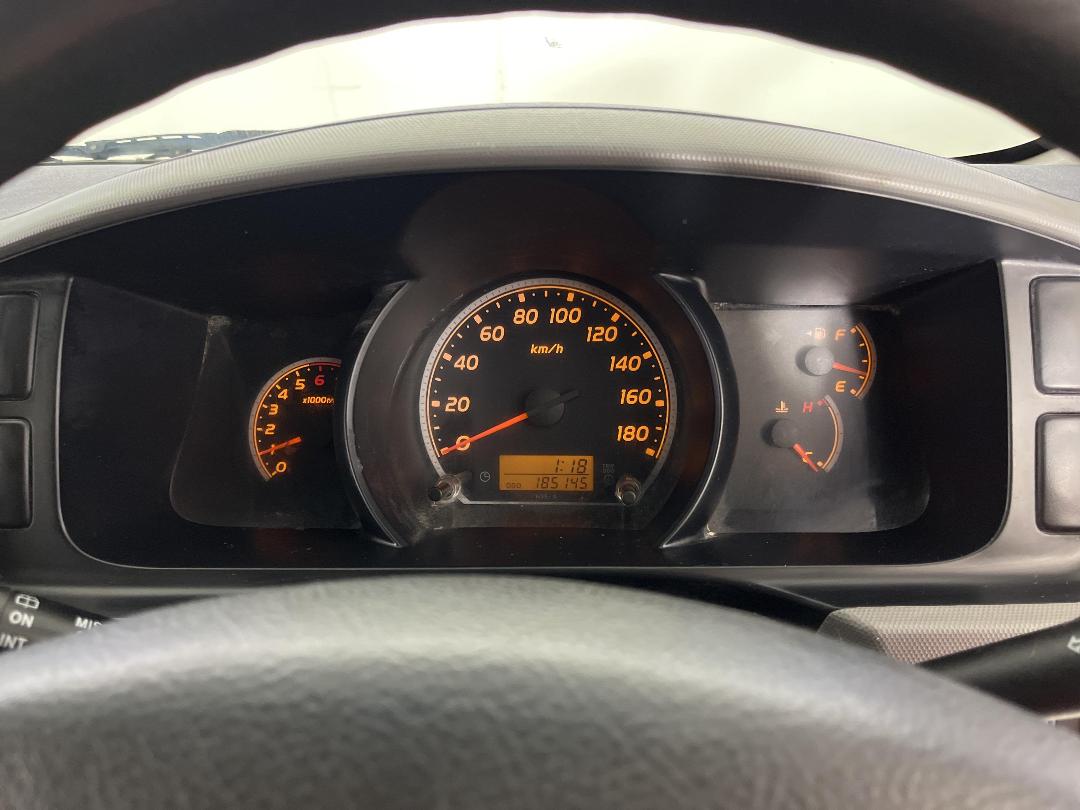 Photo '21' of Toyota Hiace