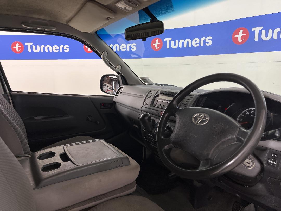 Photo '16' of Toyota Hiace