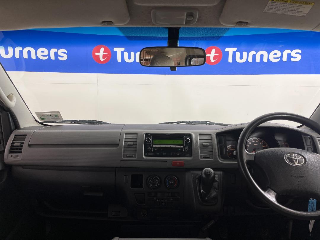 Photo '17' of Toyota Hiace