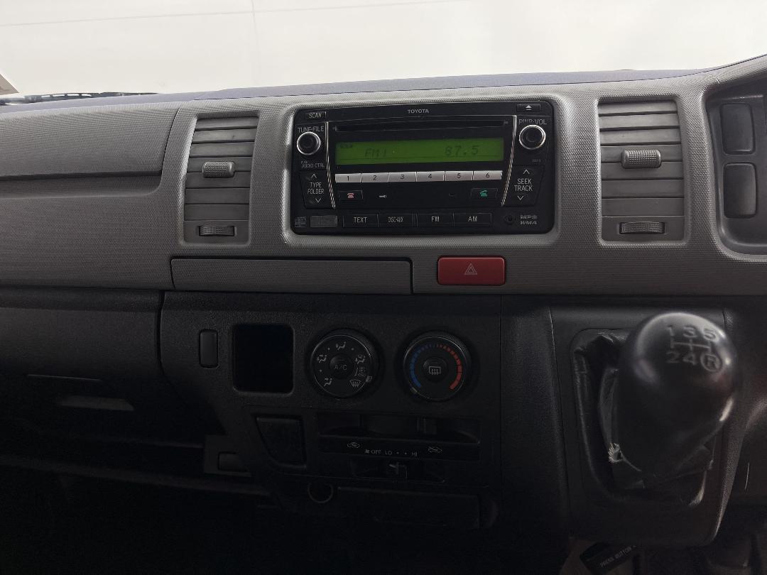 Photo '18' of Toyota Hiace