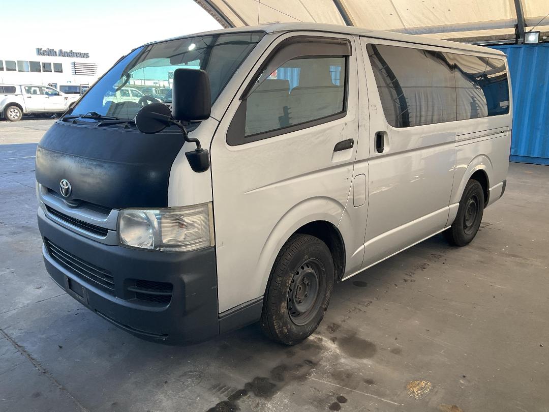 Photo '6' of Toyota Hiace Regius ACE