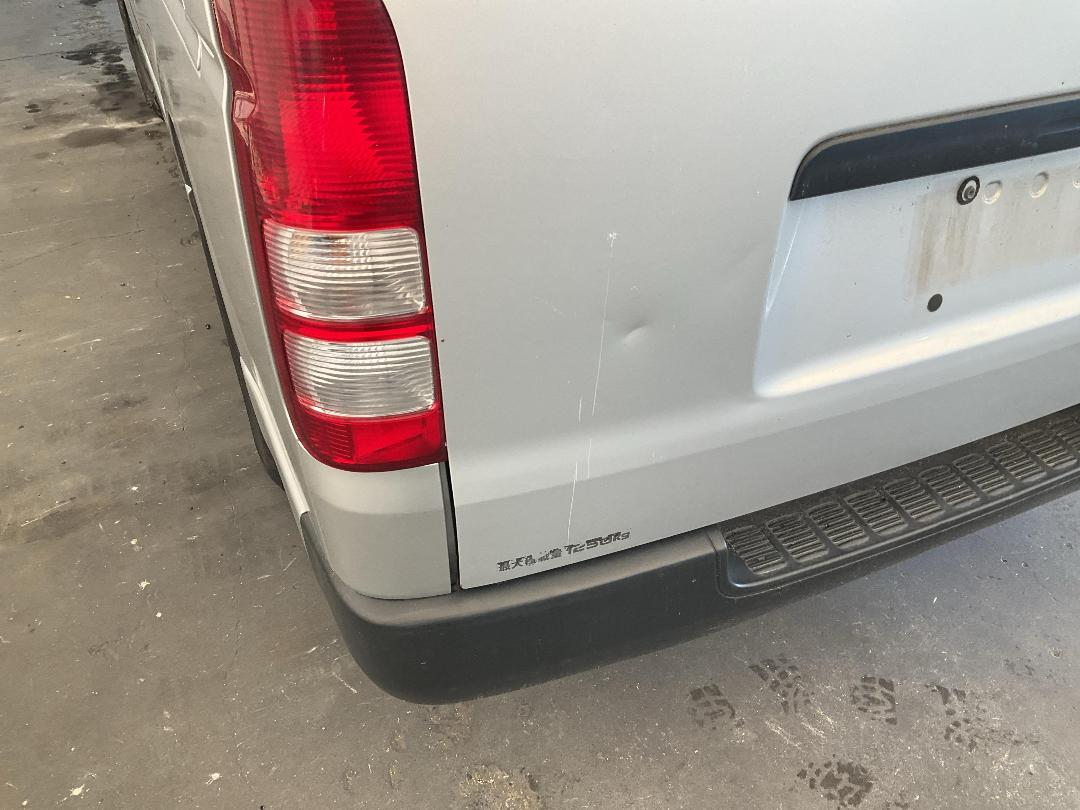 Photo '12' of Toyota Hiace Regius ACE