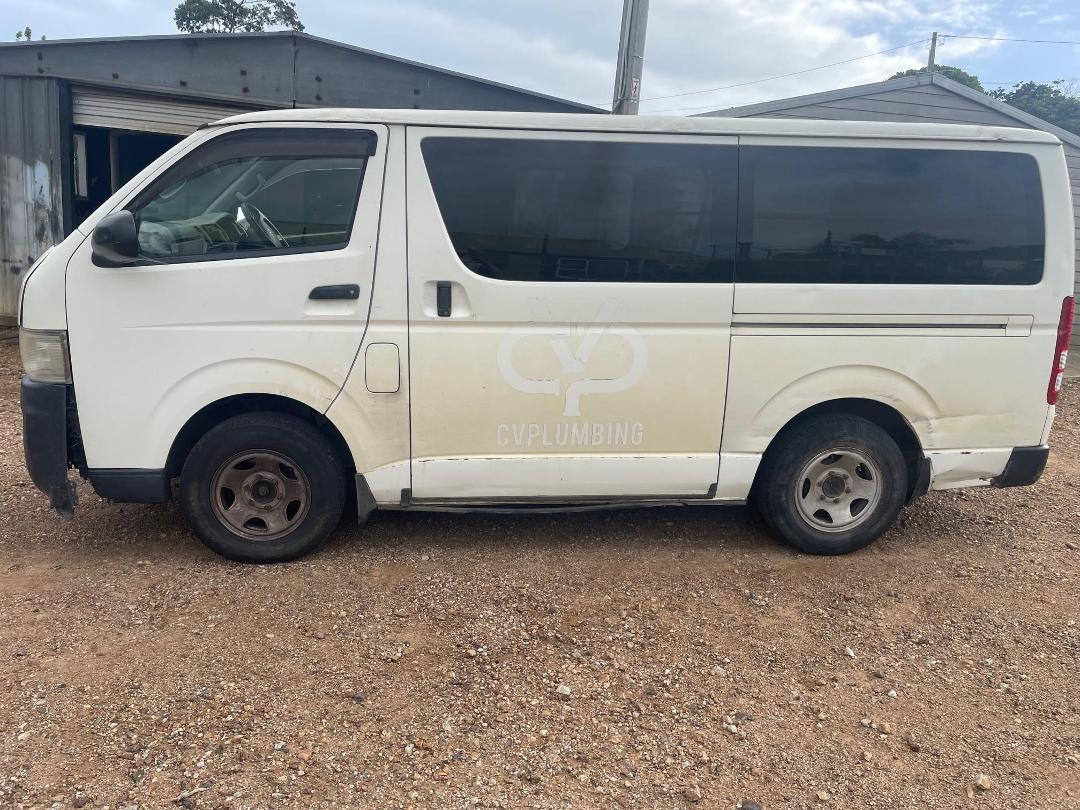 Photo '4' of Toyota Hiace AWD