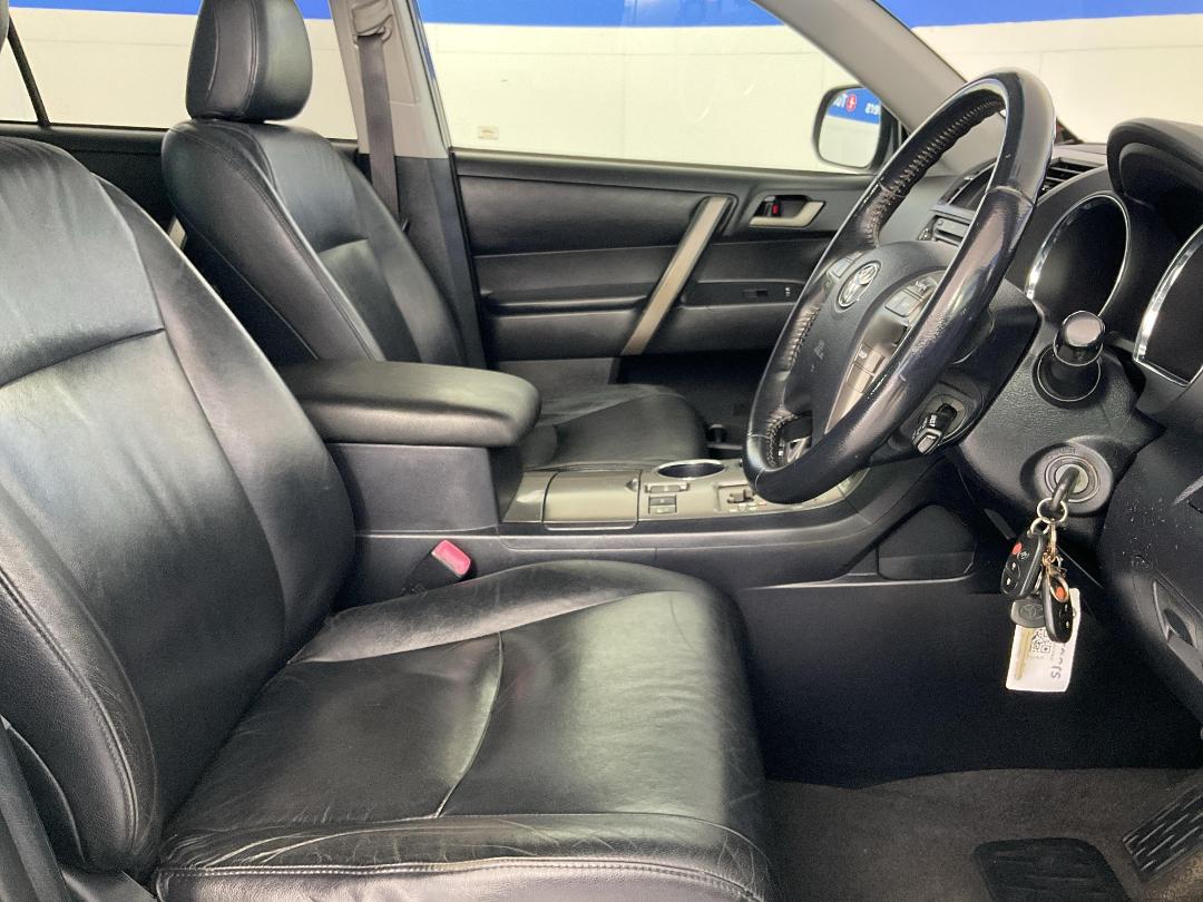 Photo '16' of Toyota Highlander