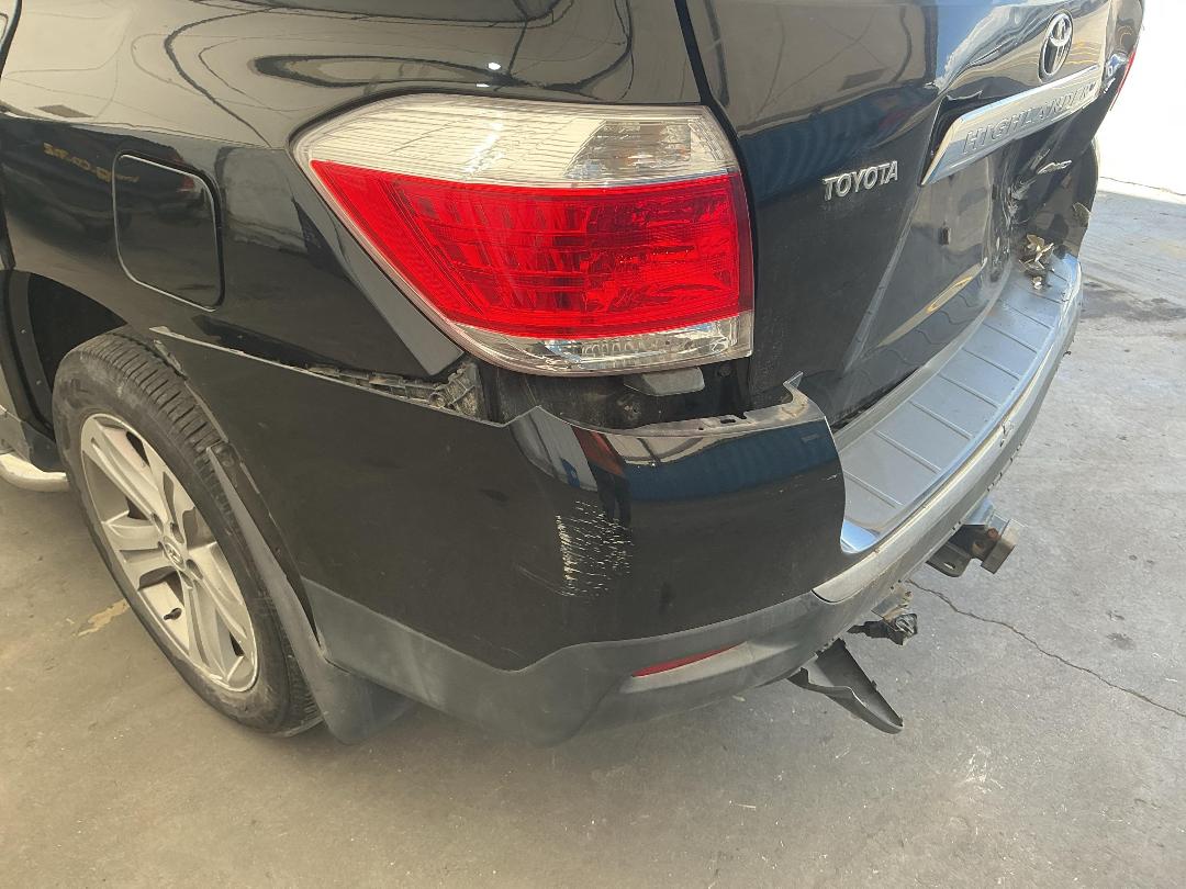 Photo '15' of Toyota Highlander LTD WGN5 Photo '15' of Toyota Highlander LTD WGN5