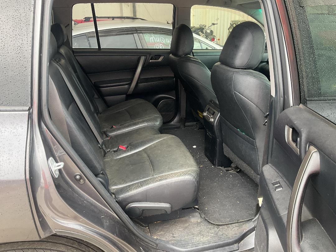 Photo '9' of Toyota Highlander LTD WGN5 Photo '9' of Toyota Highlander LTD WGN5