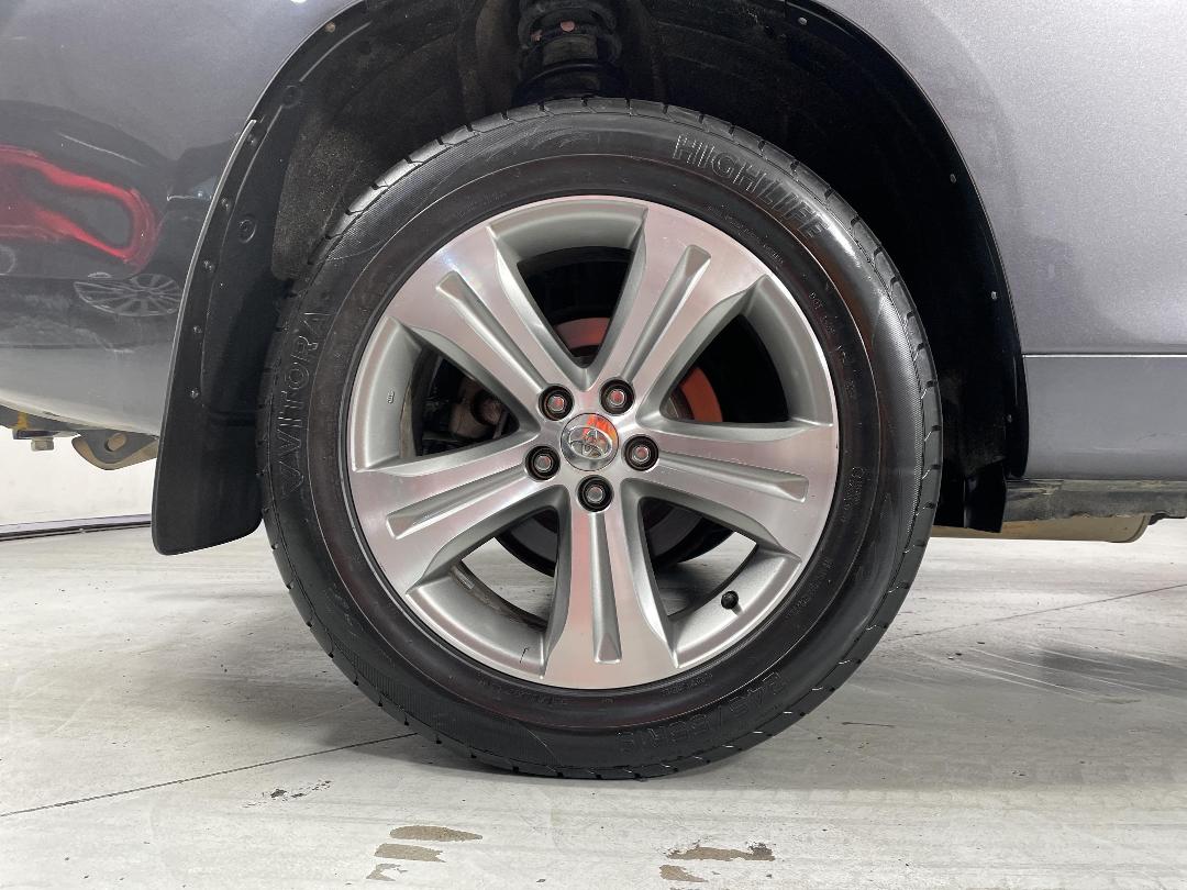 Photo '12' of Toyota Highlander Photo '12' of Toyota Highlander