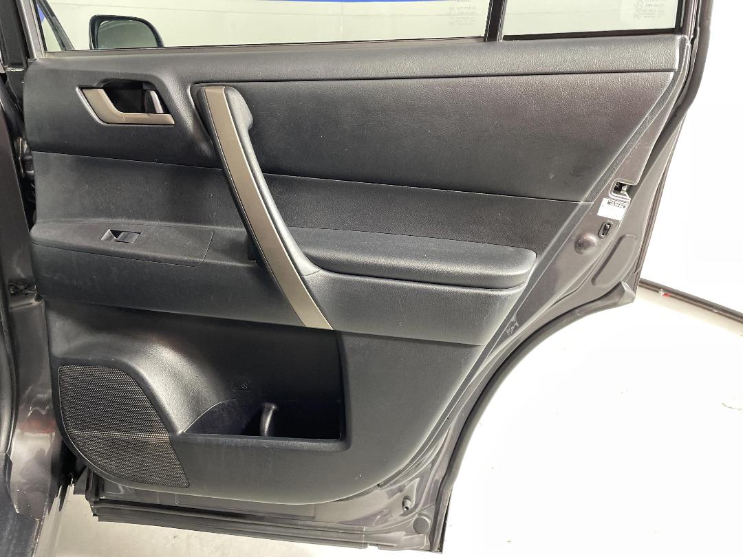 Photo '19' of Toyota Highlander Photo '19' of Toyota Highlander