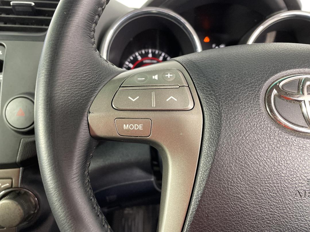 Photo '28' of Toyota Highlander Photo '28' of Toyota Highlander