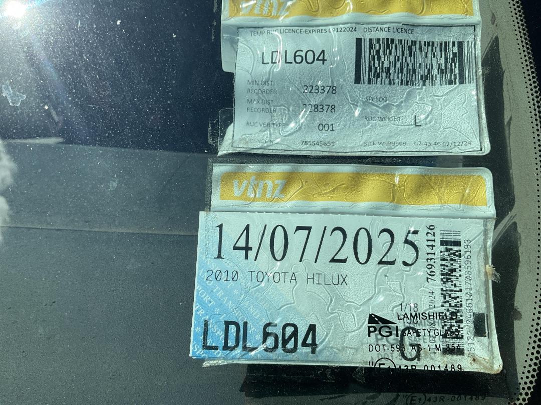 Photo '35' of Toyota Hilux Photo '35' of Toyota Hilux