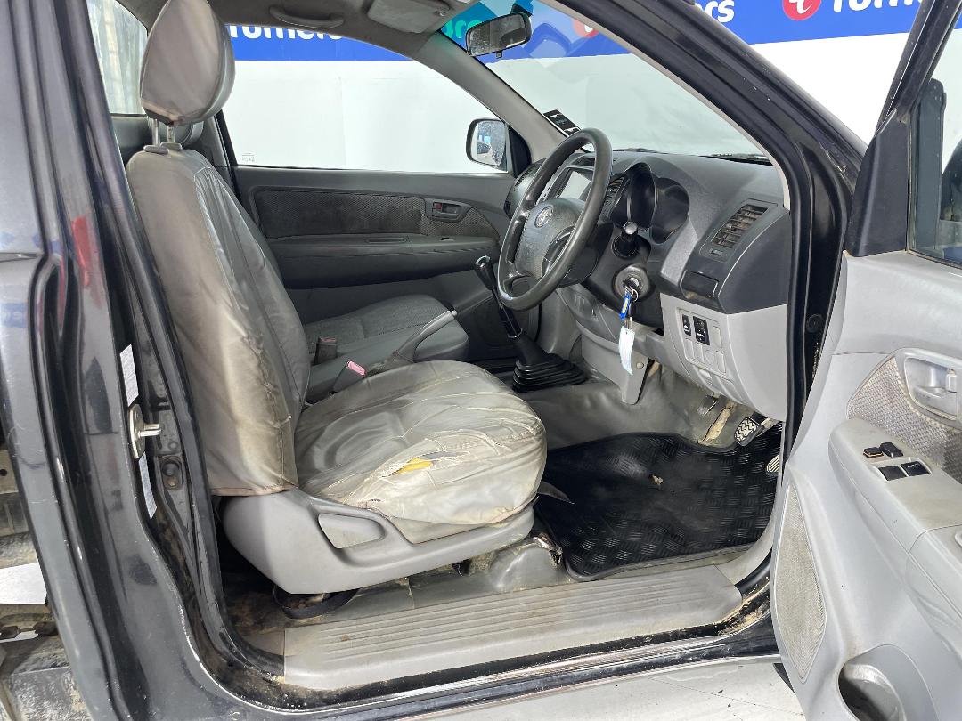 Photo '16' of Toyota Hilux