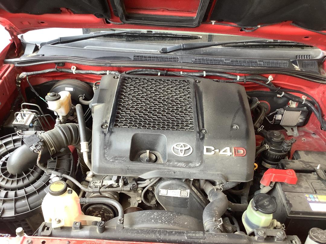 Photo '9' of Toyota Hilux TD SR5 DC Photo '9' of Toyota Hilux TD SR5 DC