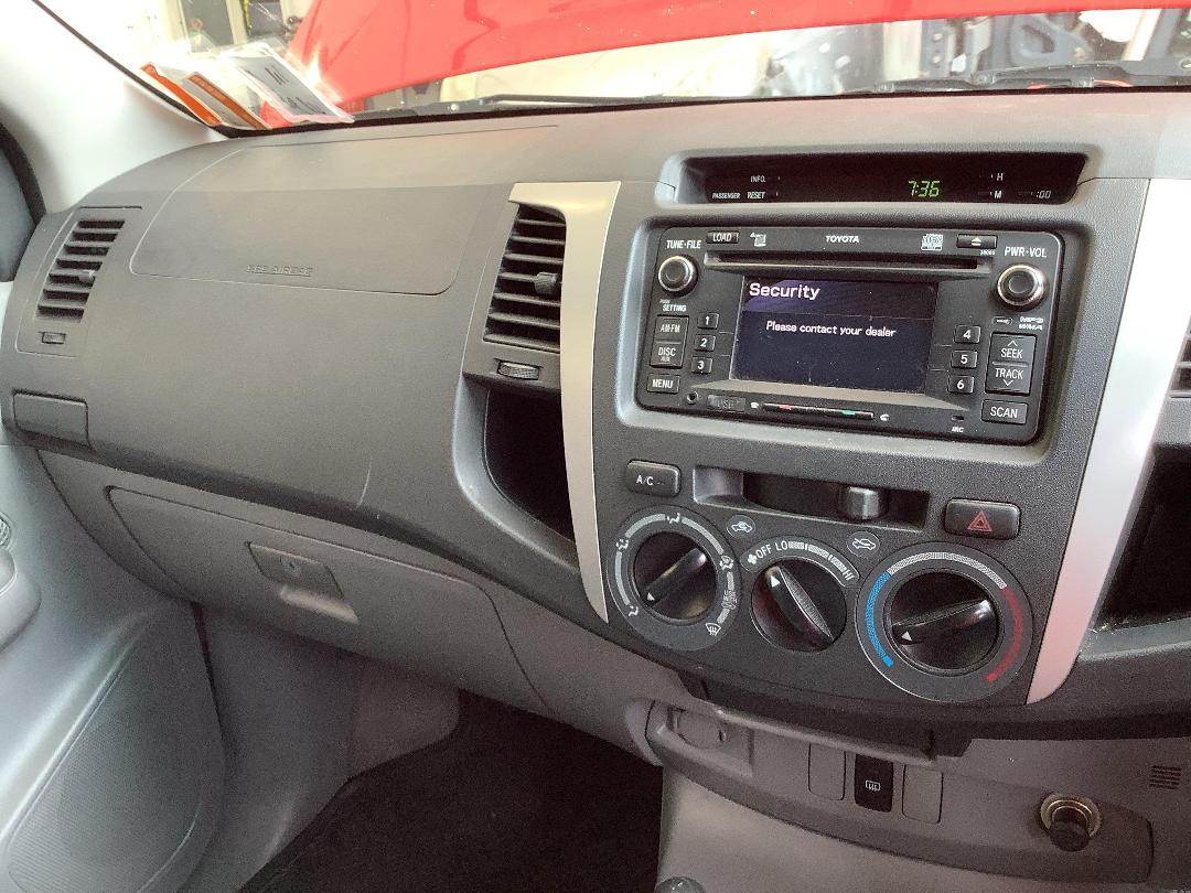 Photo '15' of Toyota Hilux TD SR5 DC Photo '15' of Toyota Hilux TD SR5 DC