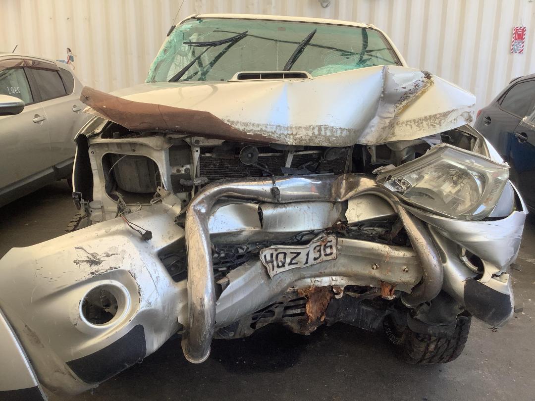 Photo '2' of Toyota Hilux TD SR5 DC