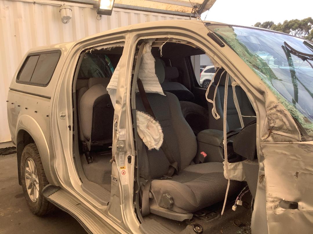 Photo '6' of Toyota Hilux TD SR5 DC