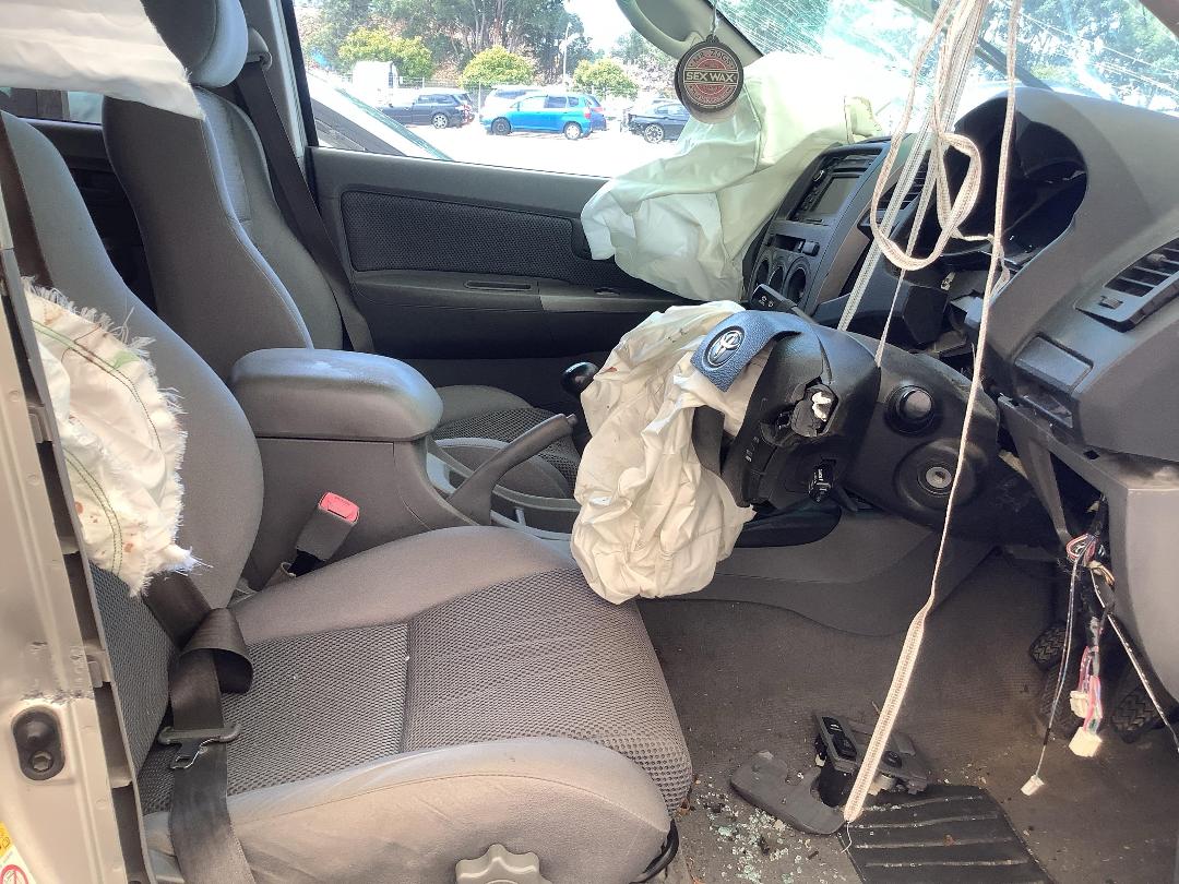 Photo '12' of Toyota Hilux TD SR5 DC