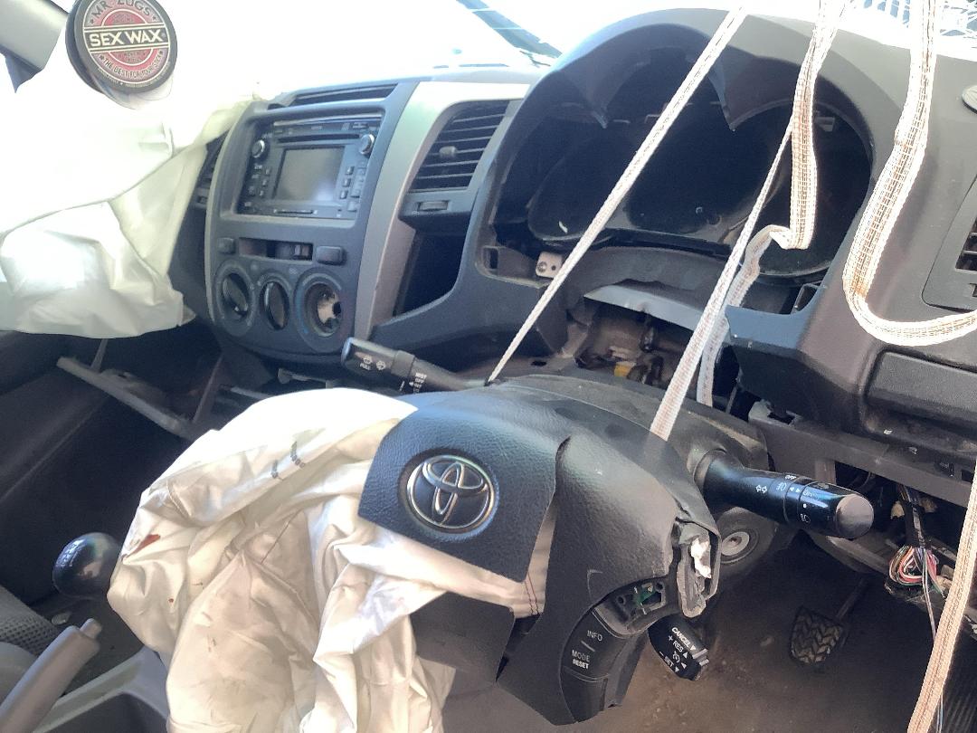 Photo '14' of Toyota Hilux TD SR5 DC