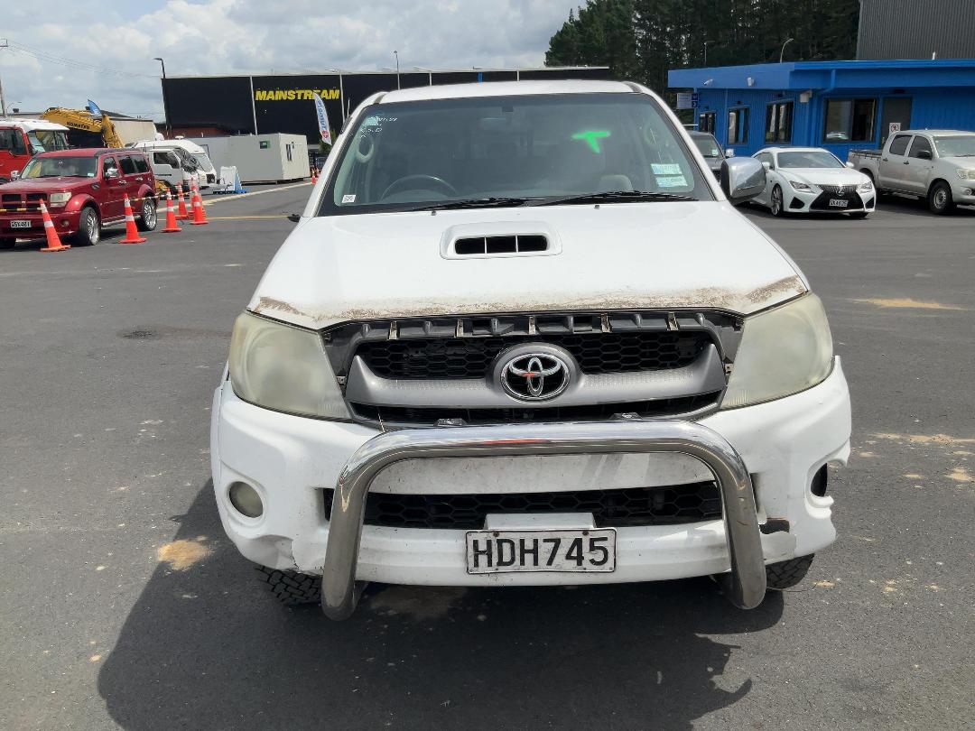 Photo '2' of Toyota Hilux TD SR5 DC