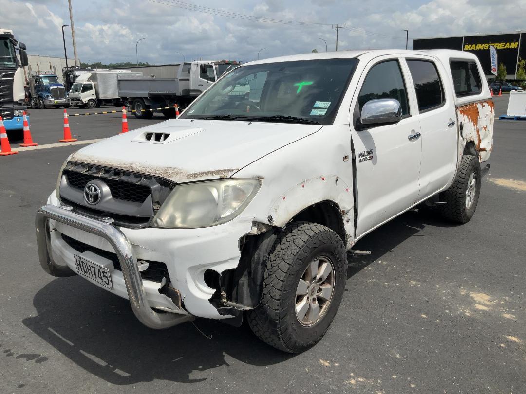Photo '3' of Toyota Hilux TD SR5 DC