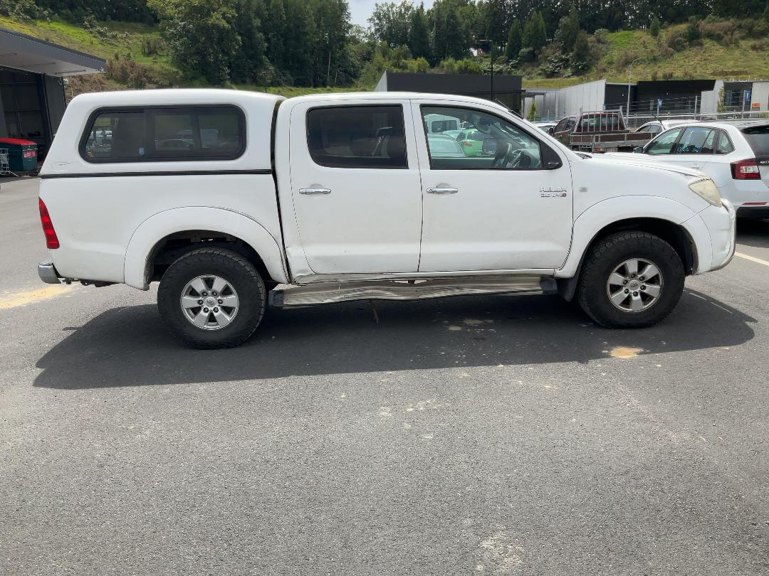 Photo '8' of Toyota Hilux TD SR5 DC