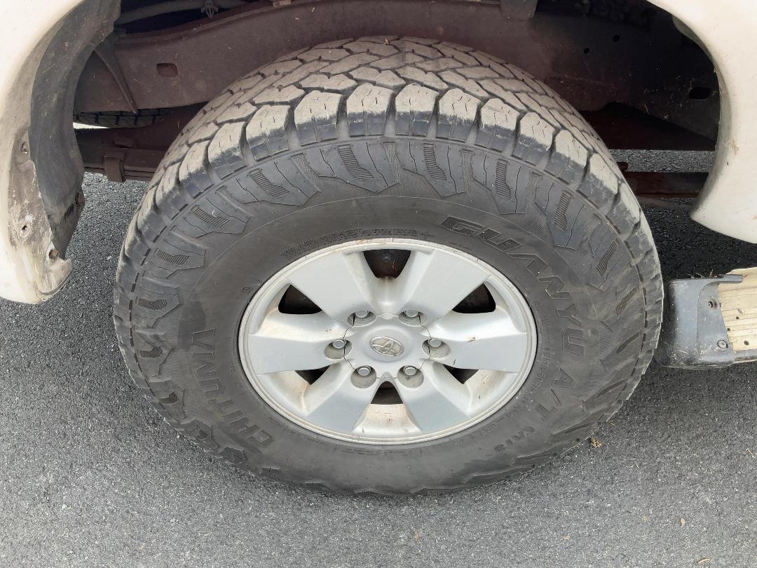 Photo '9' of Toyota Hilux TD SR5 DC