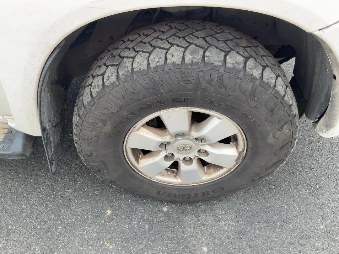 Photo '10' of Toyota Hilux TD SR5 DC