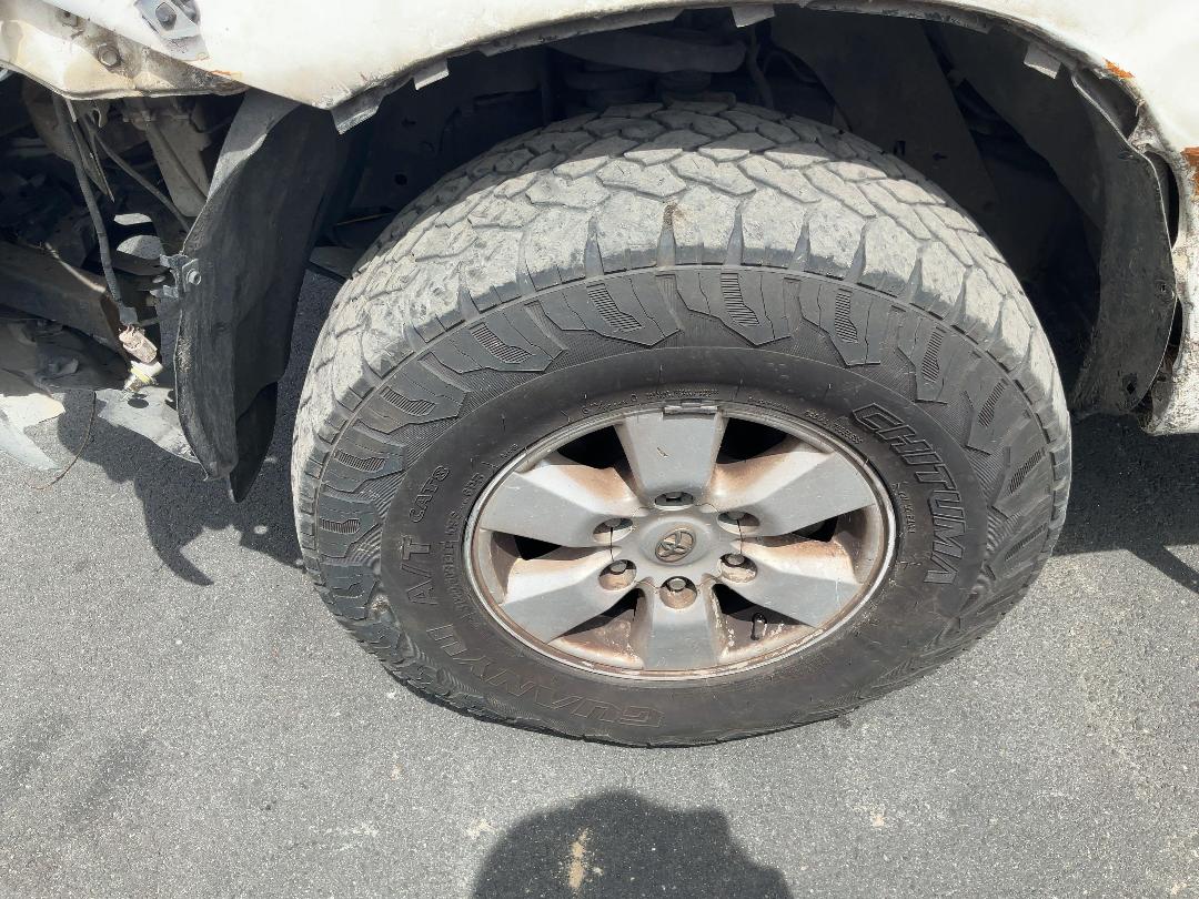 Photo '11' of Toyota Hilux TD SR5 DC