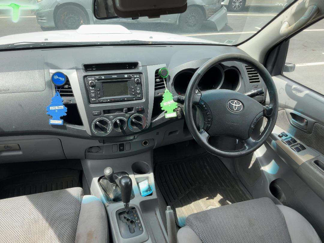 Photo '14' of Toyota Hilux TD SR5 DC