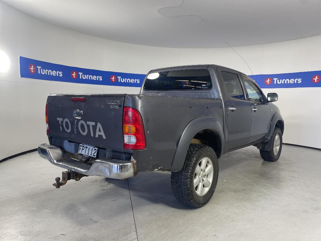 Photo '7' of Toyota Hilux Photo '7' of Toyota Hilux