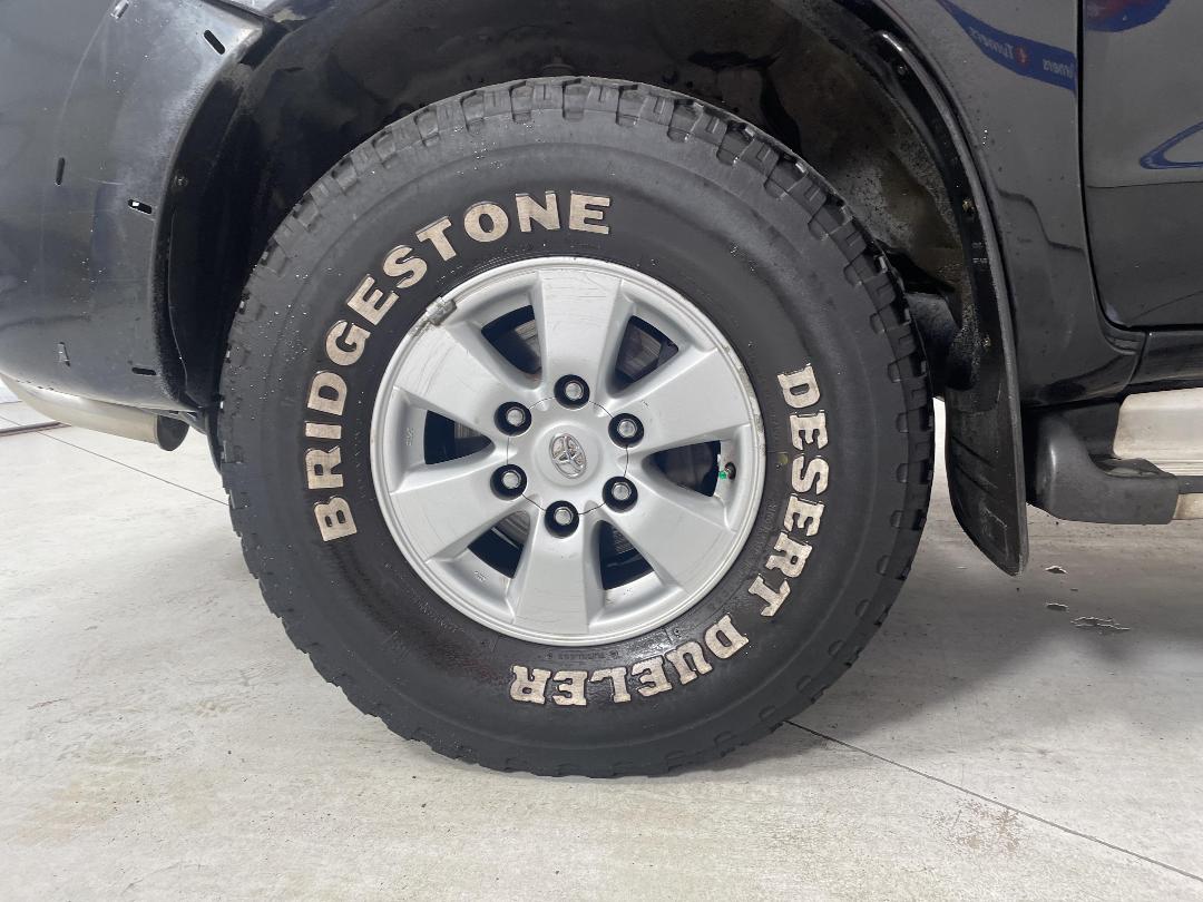 Photo '10' of Toyota Hilux