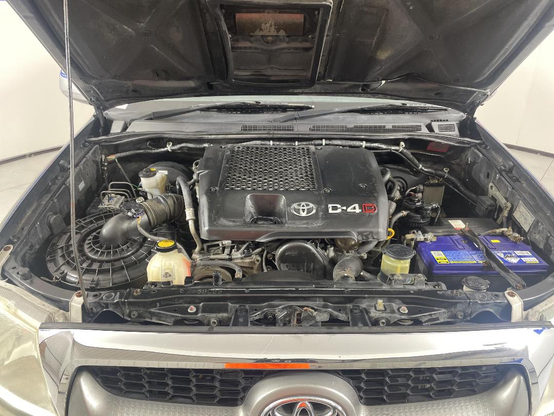 Photo '13' of Toyota Hilux