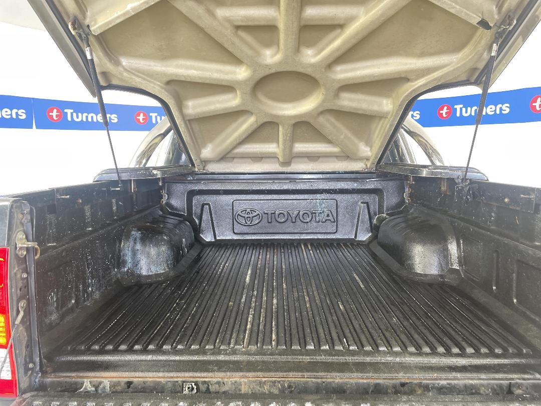 Photo '14' of Toyota Hilux