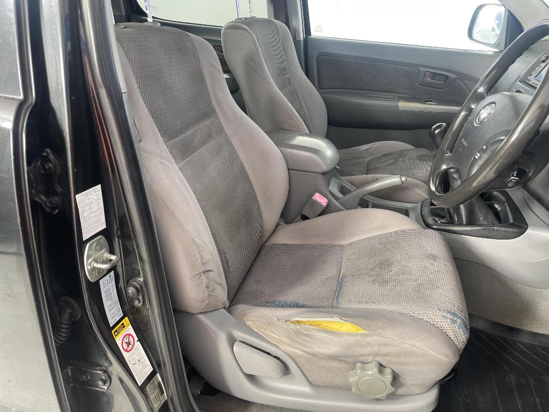 Photo '16' of Toyota Hilux