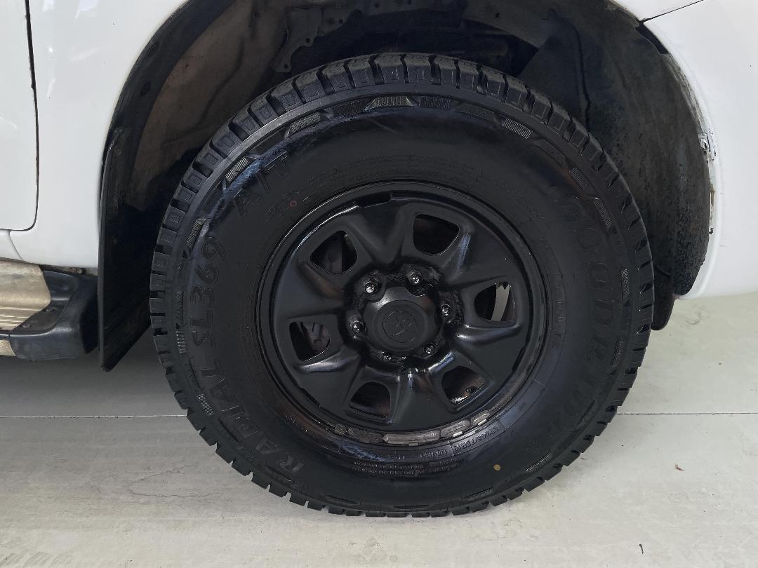 Photo '9' of Toyota Hilux